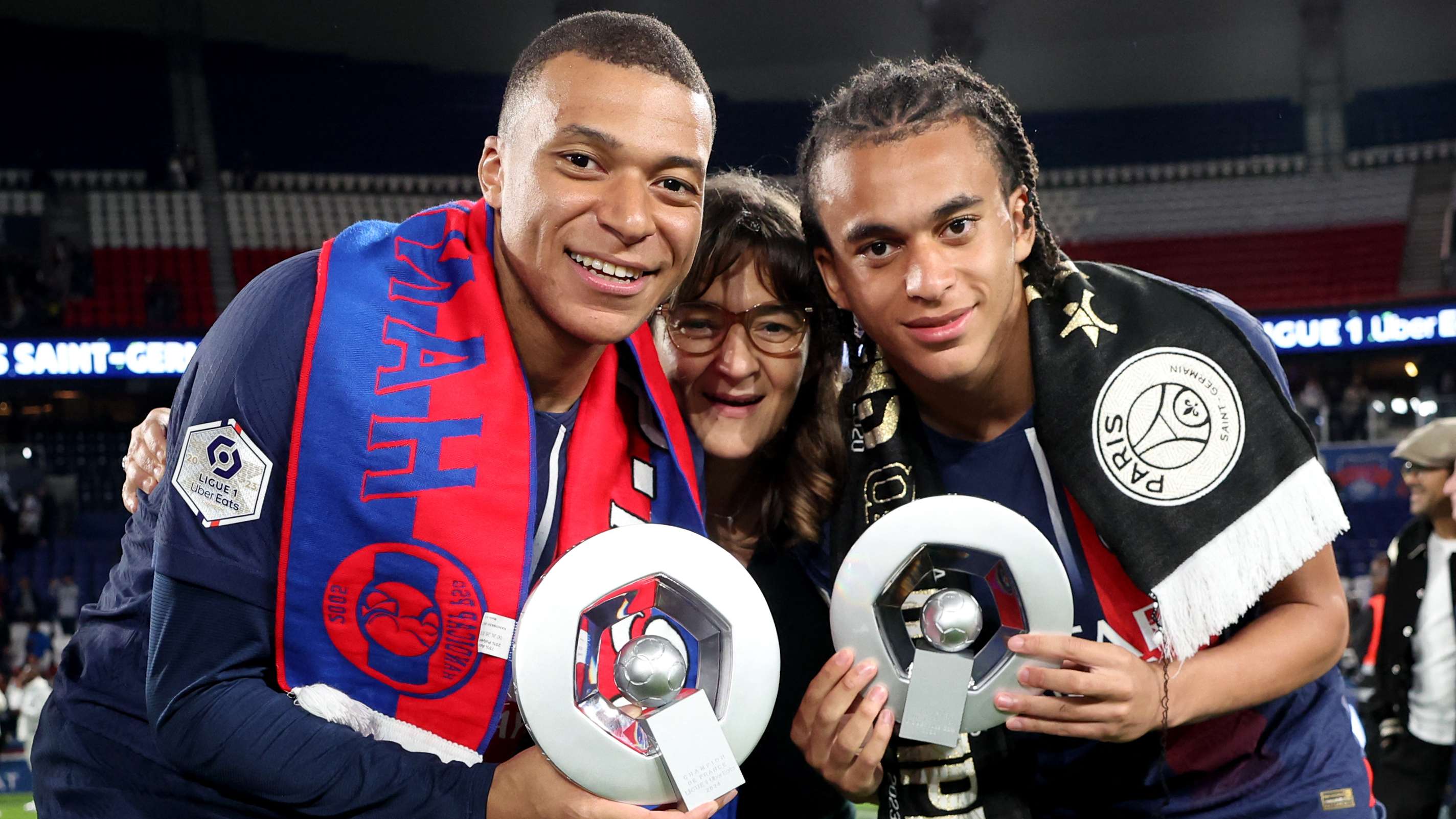 三次捧杯的 三次捧杯的