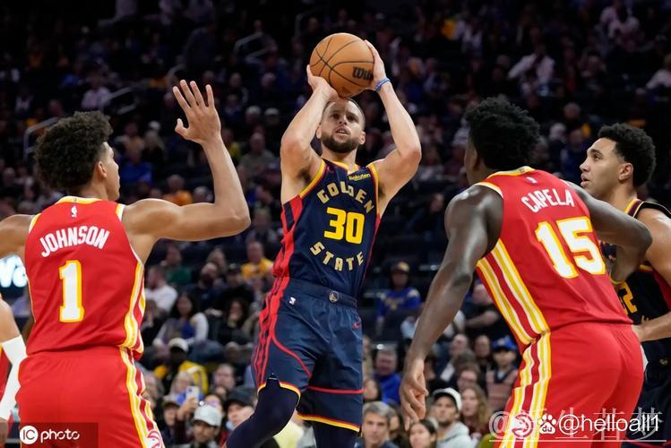 克里斯蒂底角连续运球，高难度后仰三分压哨绝杀